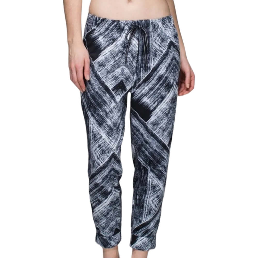 Lululemon Namaskar Pant II Heat Wave White Black Size 6